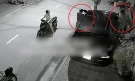 Băng trộm vặt gương ôtô trong 30 giây