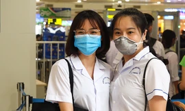 Hàng chục y bác sĩ tiếp tục vào hỗ trợ miền Trung