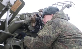  Cựu binh Nga 94 tuổi khai hỏa đại bác cỡ nòng 152mm