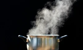 Vì sao hơi nước gây bỏng nặng hơn nước sôi?