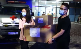 Bác sĩ ĐH Y lên đường chi viện miền Trung trong đêm