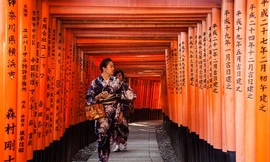 Ngôi đền ở Nhật có hơn 5.000 cánh cổng ngăn cách thế giới âm dương