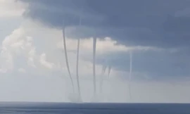 6 vòi rồng xuất hiện cùng lúc