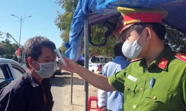 Dựng chốt kiểm soát người về từ Đà Nẵng