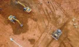 Cận cảnh Trung Quốc xây dựng cấp tốc bệnh viện dã chiến thứ 2 ở Vũ Hán