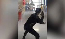 Bệnh nhân trốn khỏi phòng chăm sóc đặc biệt để tập Thái cực quyền