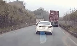Chủ quan vượt ẩu trên đường đèo, tài xế suýt không còn cơ hội sửa sai