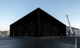 Toà nhà đen tối nhất thế giới