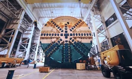 Cỗ máy đào hầm nặng 2.300 tấn