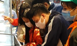 Người dân chủ quan, phớt lờ quy định cách 2 m