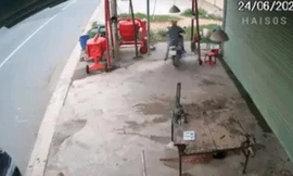  Dàn cảnh tặng hộp xôi để ăn trộm xe máy tại Bình Dương