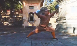 Khổ luyện với Thiếu Lâm song chuỳ