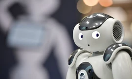 Khách sạn Trung Quốc sử dụng robot phục vụ vì virus corona