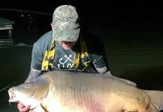 Bắt được cá khổng lồ thuộc họ cá chép nặng 51 kg