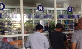 Mua thuốc kháng sinh trị Covid- 19 theo mạng xã hội: Hậu quả khôn lường