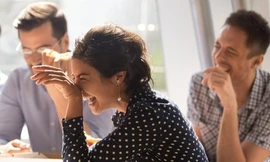 Tại sao bạn cười chảy ra nước mắt?