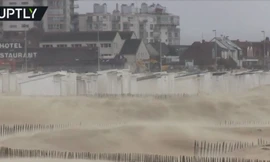 Châu Âu ‘căng mình’ đối phó với sức mạnh dữ dội của siêu bão Ciara