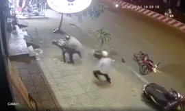 Tổ công tác phòng chống dịch COVID-19 truy bắt 2 thanh niên trộm xe máy