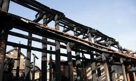 Hà Nội: Ngôi Tam bảo bằng gỗ lim hàng chục tỷ hóa than sau đêm hỏa hoạn