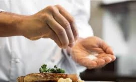 Thói quen ăn quá mặn gây hại như thế nào?