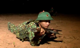 Huấn luyện đêm cho chiến sĩ quân đội