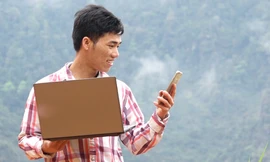 Chàng trai dò sóng học online trên núi Tây Côn Lĩnh