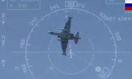 Cường kích Su-25 chao lượn ấn tượng, phóng mồi nhiệt và bay ngửa