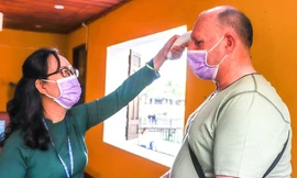 Thắt chặt kiểm tra sức khỏe, Hội An vẫn nhộn nhịp du khách