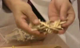 Người dân Trung Quốc đổ xô mua thảo dược chống virus corona