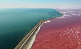 Hồ muối rộng nhất Tây bán cầu có 2 màu xanh và hồng