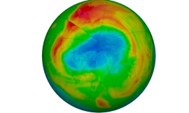 Lỗ hổng ozone lớn kỷ lục xuất hiện ở Bắc Cực