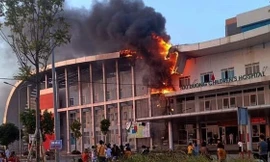 Cháy Bệnh viện Nhi Hải Dương, nhiều người ôm con tháo chạy