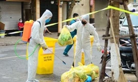 Rác thải tại khu cách ly phố Trúc Bạch được xử lý nghiêm ngặt ra sao?