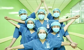 Bác sĩ lan tỏa thông điệp chống COVID-19