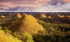 Ngọn đồi chocolate hút khách du lịch ở Philippines