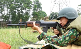 Tuyển Bếp dã chiến luyện bắn súng trước giải Army Games