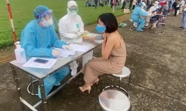 Cận cảnh quy trình cách ly tập trung hành khách nhập cảnh vào Việt Nam