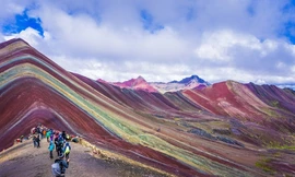Núi 7 sắc cầu vồng hút dân phượt