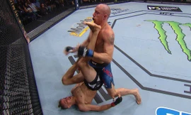 Đòn đá 'cực hiểm' sau 13 năm mới lại xuất hiện trên sàn đấu UFC