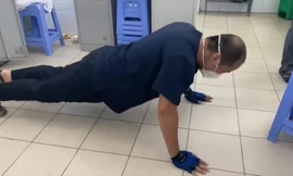 Bác sĩ Bệnh viện Đà Nẵng hít đất, tập thể dục trong khu cách ly