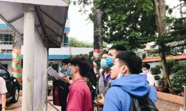 Sau “cuộc chiến điểm chuẩn” năm nay, teen khối 12 nên tính đường khác vào đại học?