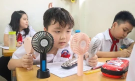 Đã có trường cho học sinh nghỉ hè, có nhất thiết học bù để kết thúc năm học vào 15/7?