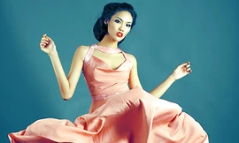 Lan Khuê khoe đường cong quyến rũ