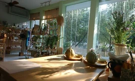 Địa điểm họp lớp lý tưởng: Từ rooftop “bao view” đến background chụp phát nào ăn phát nấy