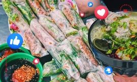 Menu ăn vặt “ba chấm là ngất ngây” của teen Sài Gòn: Bò bía 1,5K, súp “gói cả thế giới“