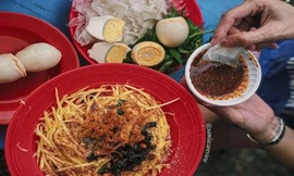 TP.HCM: Thiên đường dành cho hội teen mê bánh tráng mix tá lả vị