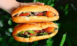 Lót dạ bằng ổ bánh mì xíu mại và phá lấu khìa hay cả siêu thị bánh tráng mix đủ vị?