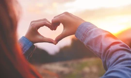 Nếu bạn còn không thấy yêu bản thân mình, thì đừng hy vọng có ai đó yêu bạn!