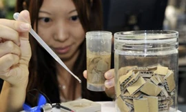 Tạo nguồn điện từ... giấy vụn