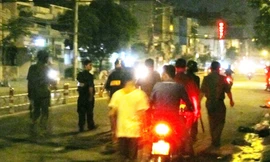 Nổ súng bắn kẻ giết người, chém công an